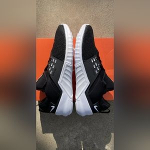 Brand New Nike Free Metcon 2 Men's Black/White AQ8306 Size 8